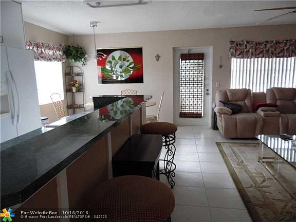 2nd image of 180 Ellesmere #C