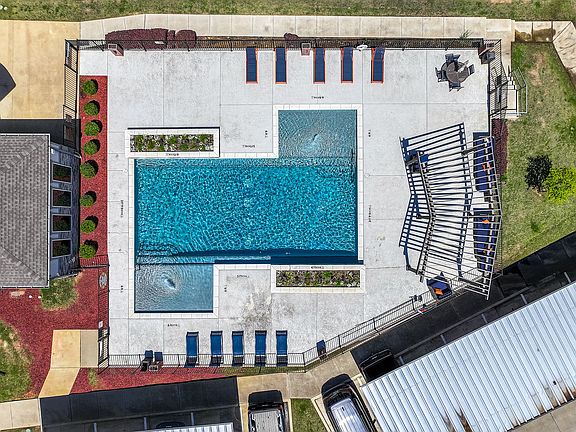 Riverside Villas- Swimming Pool Area