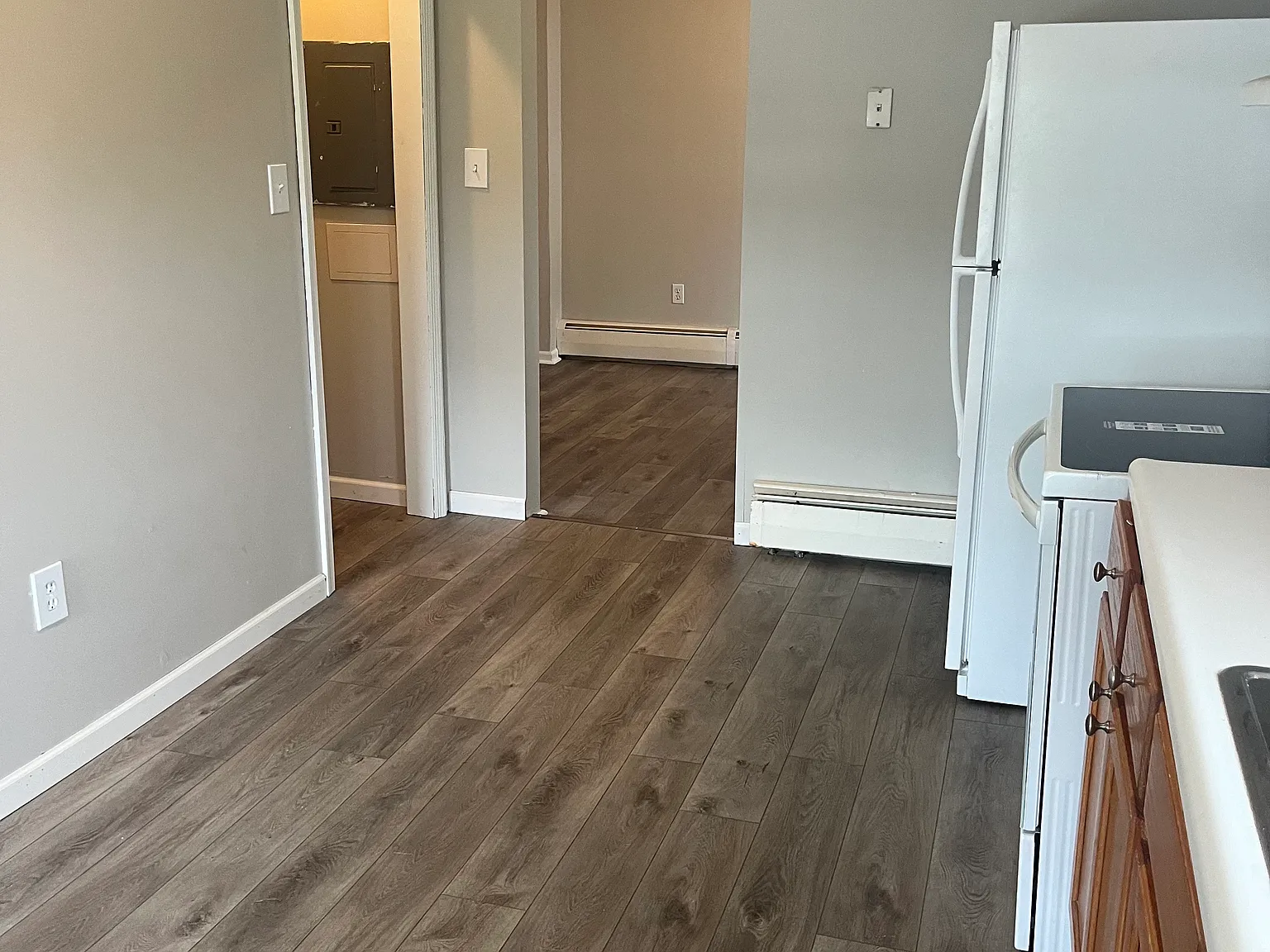 1371 Main St — Photo 3