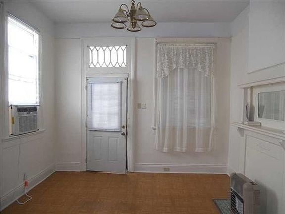 3rd image of 526 S Pierce St