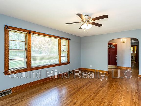 5th image of 300 Tyson Ave
