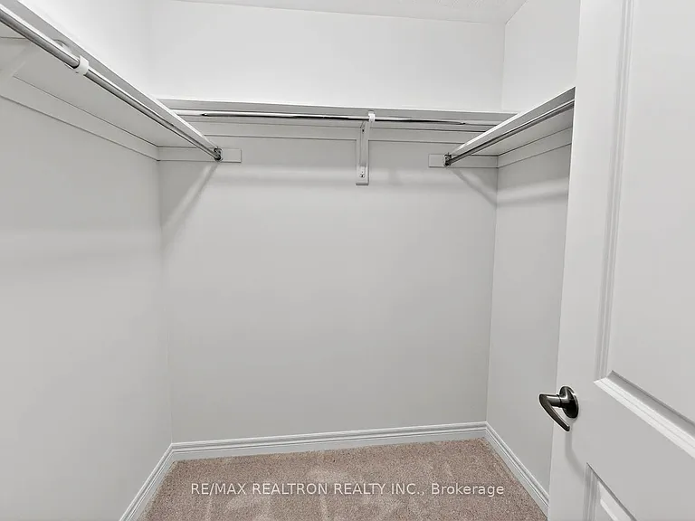 1 Wakefield Blvd — Photo 25
