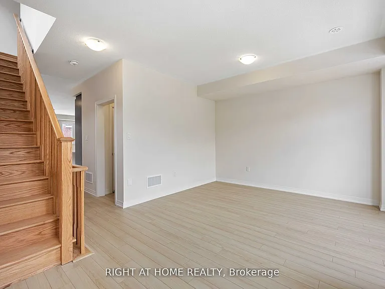 31 Sissons Way — Photo 8