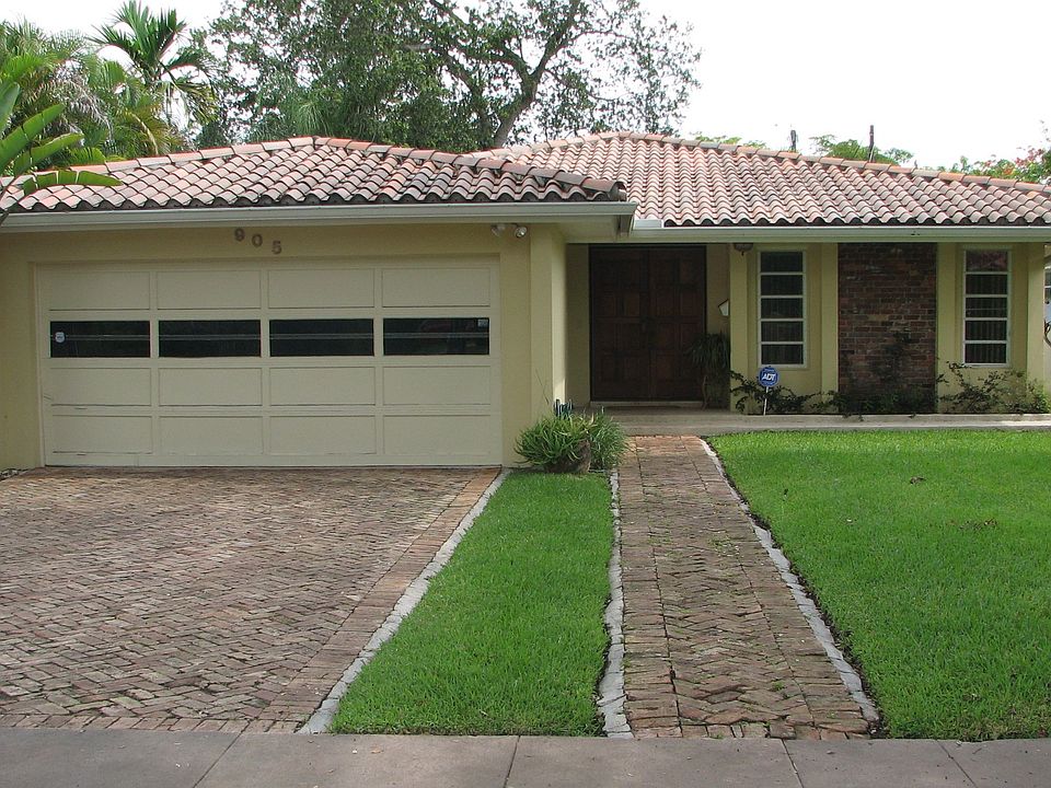 1st image of 905 Sorolla Ave
