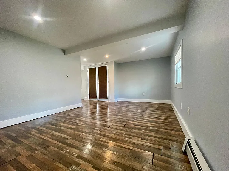 2 Chatham Dr #2 — Photo 3