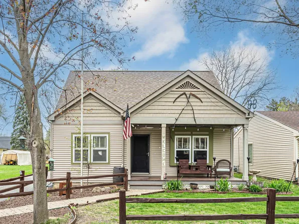 3010 Mary Ln, McHenry, IL 60051