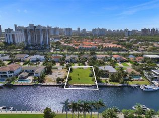 466 Holiday Dr, Hallandale, FL 33009