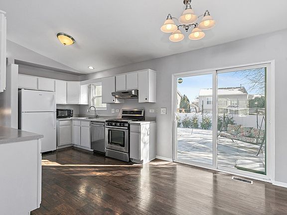 5th image of 2840 Briarcliff Ln
