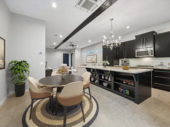 1609 Saint Charles St #B, Houston, TX 77003