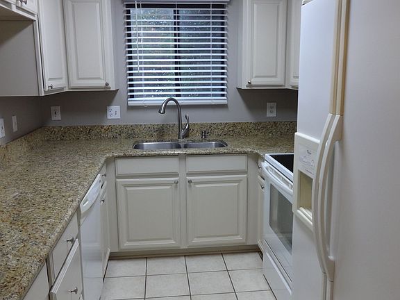 2nd image of 122 Mallard Head Ln