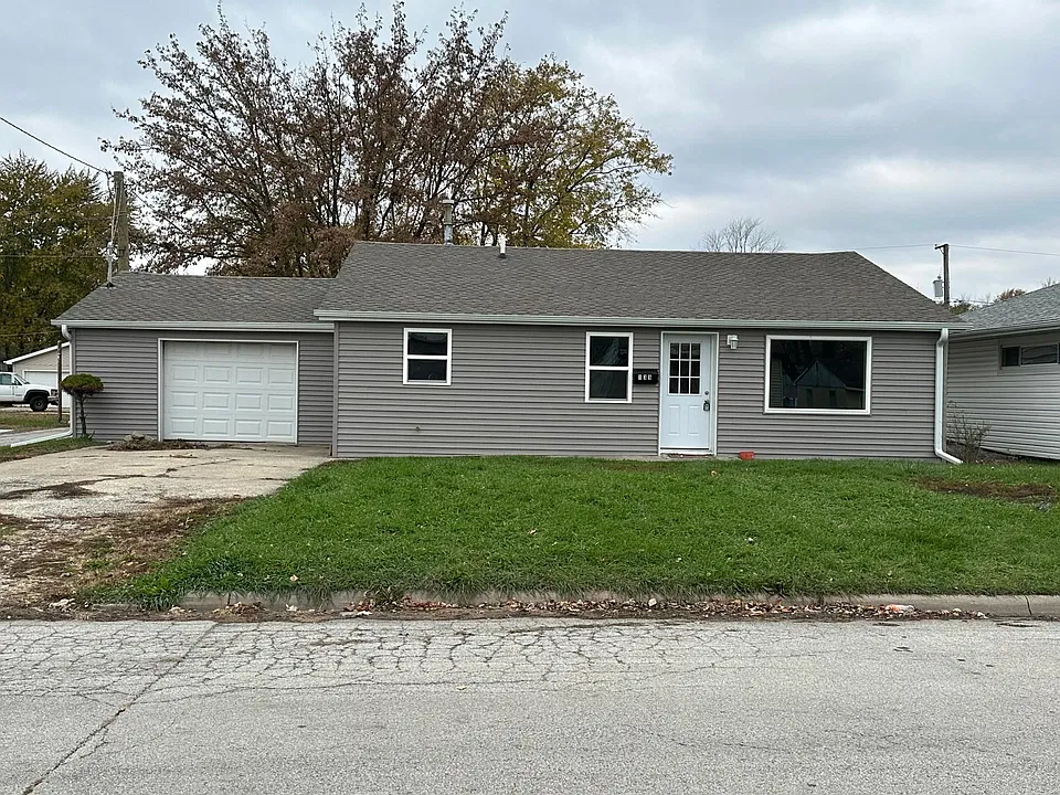 135 N La Salle Ave