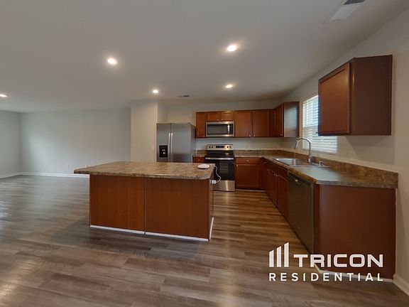 5th image of 202 Portchester Ln