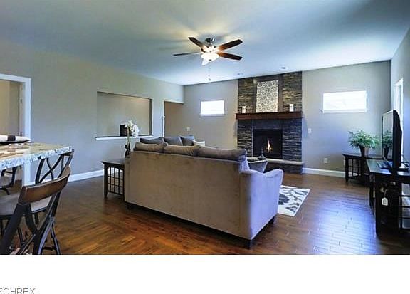 4th image of 160 Huntington Woods Dr