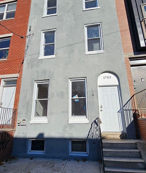 2nd image of 1703 Arlington St #A