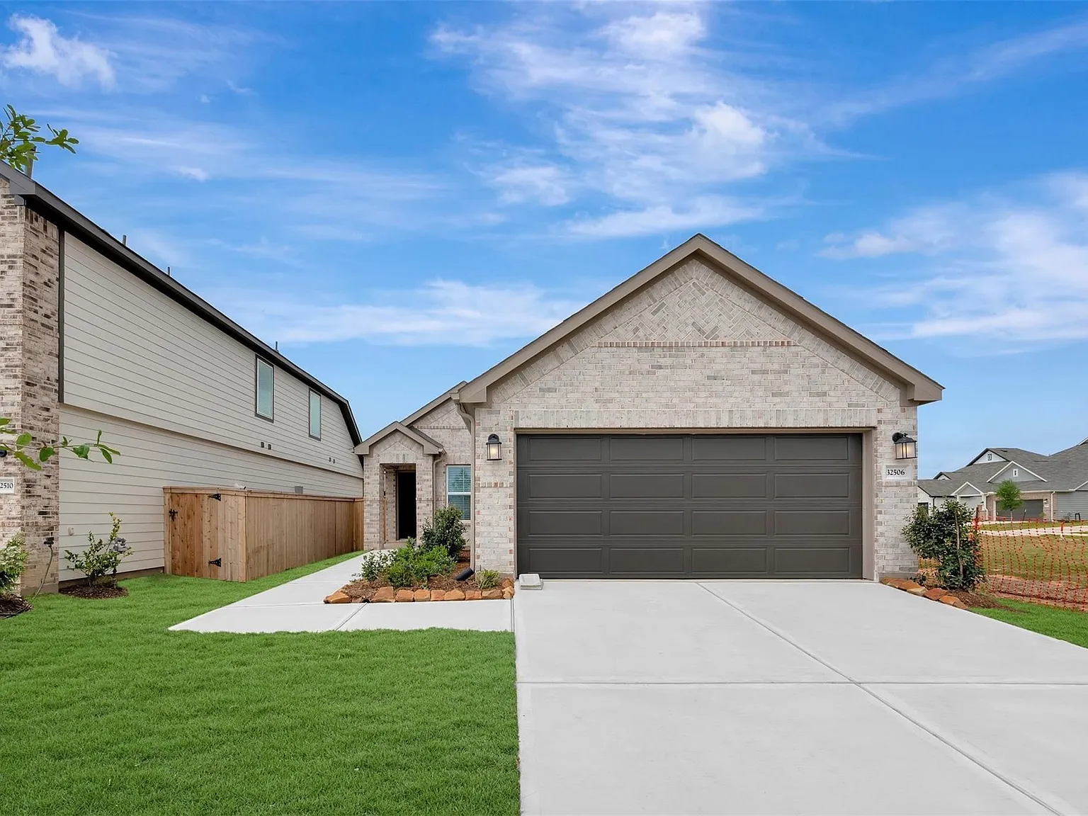 3 bed, 2.0 bath, $2,095 — Photo 1