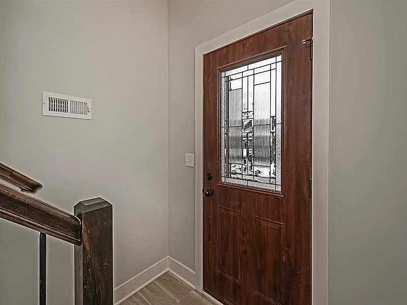 3 bed, 3.5 bath, 2235 sqft, $4,100 — Photo 2