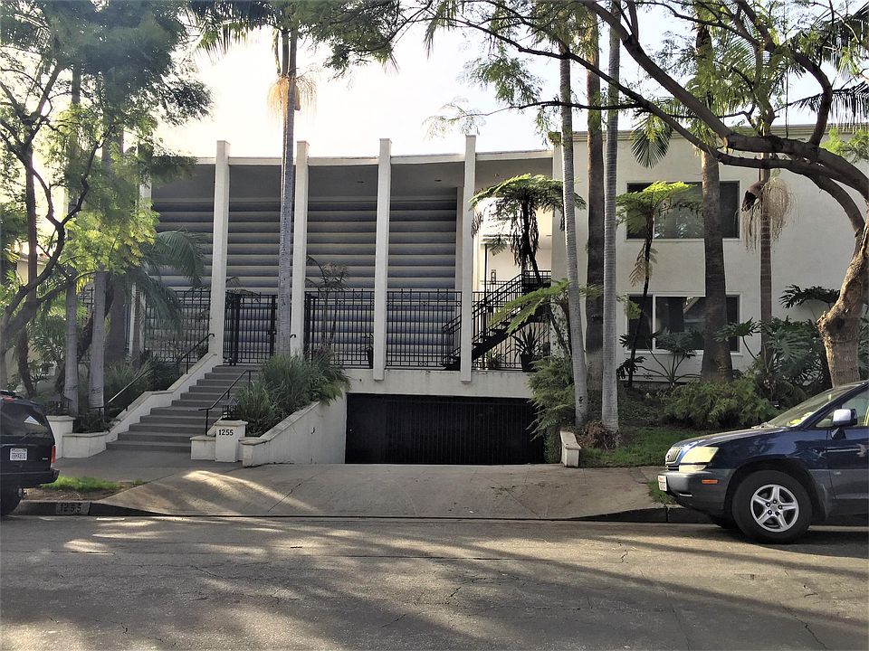 1st image of 1255 N Harper Ave APT 2