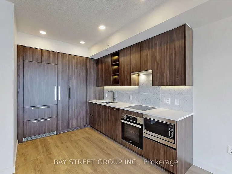 95 McMahon Dr #1212 — Photo 9