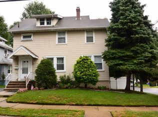 834 Prospect Ave, Ridgefield, NJ 07657