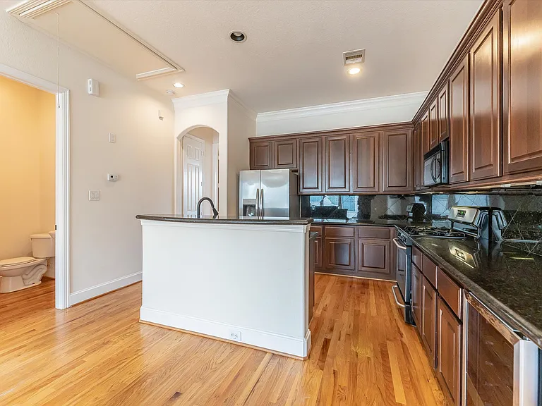 308 Grove St — Photo 14