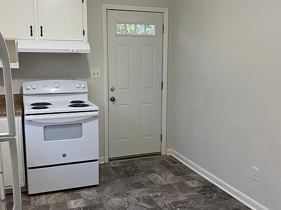 5th image of 690 Shelton Ct