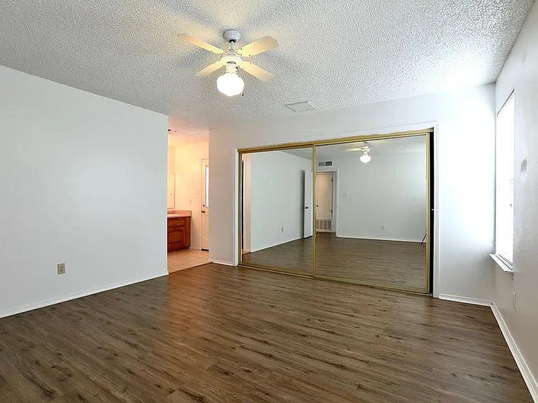 12601 Elyse Pl SE — Photo 13