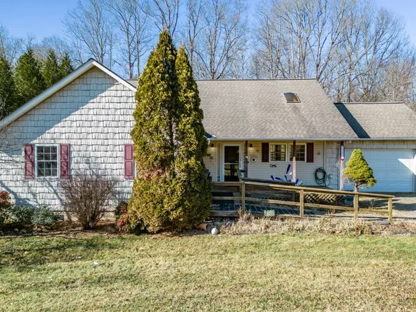 1967 Crooked Creek Conn, Young Harris, GA 30582