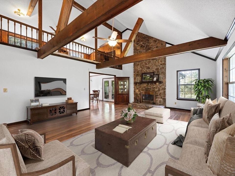2nd image of 2787 Simmons Rd