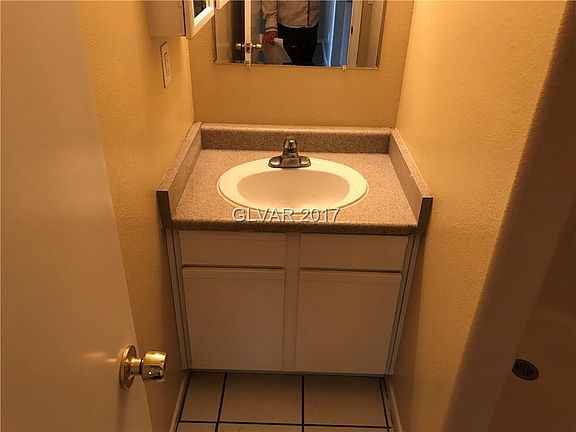 5th image of 3869 Soda Springs Dr #0