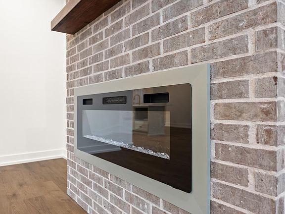 4th image of 229 Michelle Dr