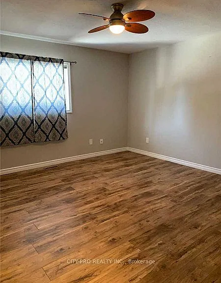 513370 2nd Line #MAIN FLOOR — Photo 11