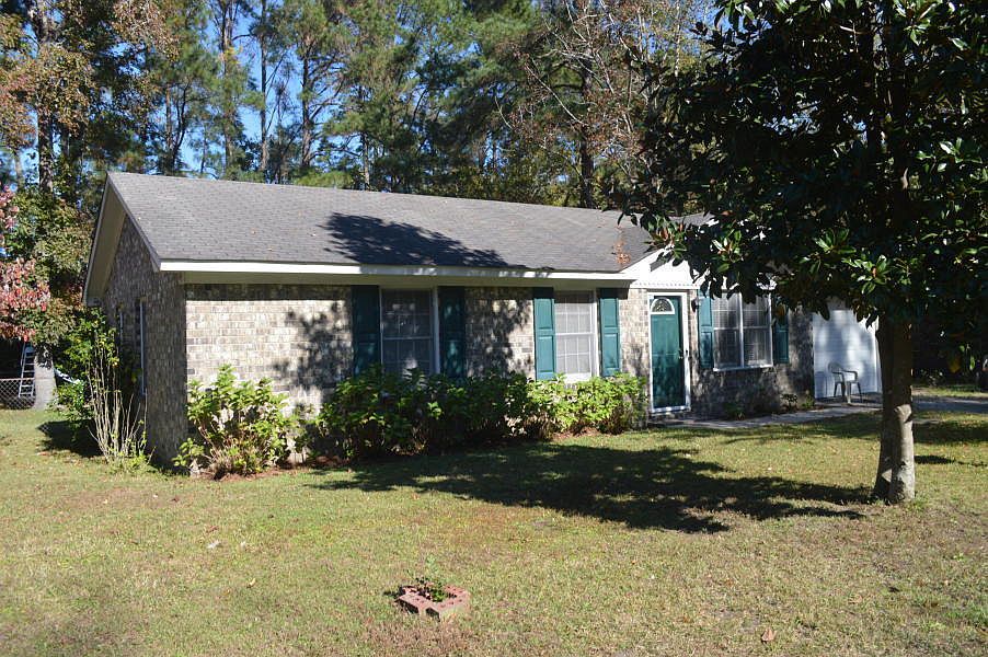 2nd image of 124 Lisa Dr