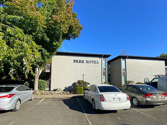 2nd image of 1764 Park Ave NE #0