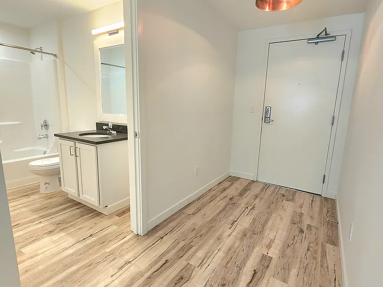 Russo Apartments — Photo 68