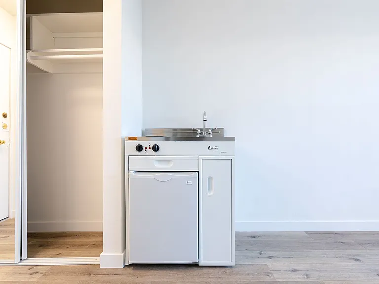 410 & 414 Manhattan Pl Los Angeles CA — Photo 16