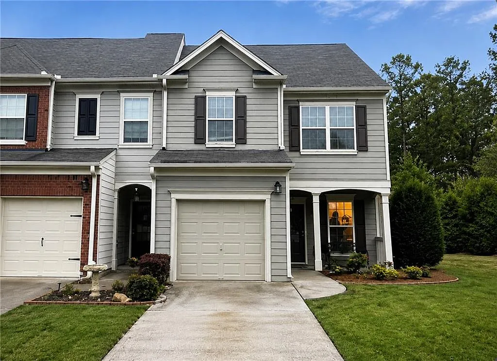 2 bed, 1.5 bath, 1357 sqft, $1,650 — Photo 1