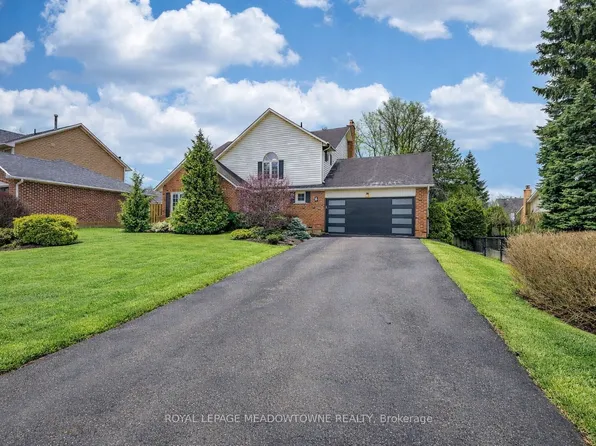 8 Wadsworth Cir, Brampton, ON L6Z 1W7