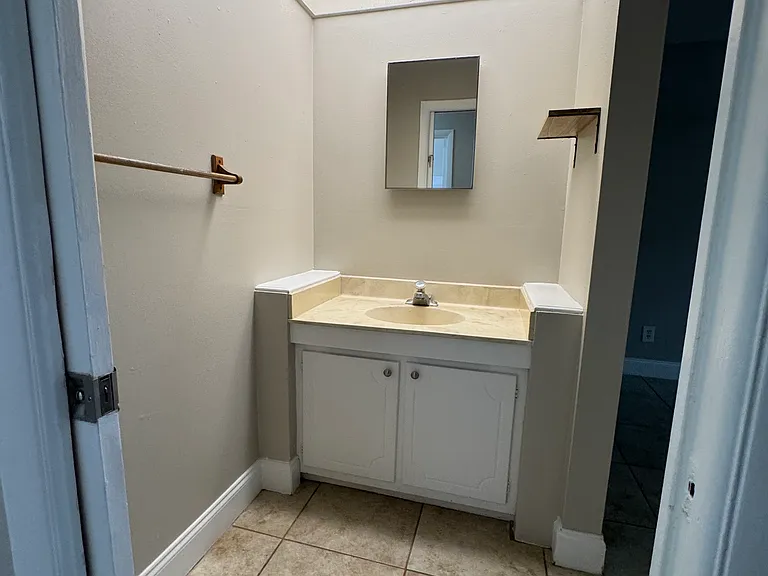 2421 Granada Ave #6 — Photo 7