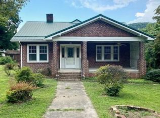 216 Spring St, Marion, NC 28752