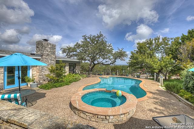 1st image of 444 Village View Dr