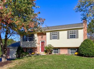 220 Aspen Ln, Lititz, PA 17543