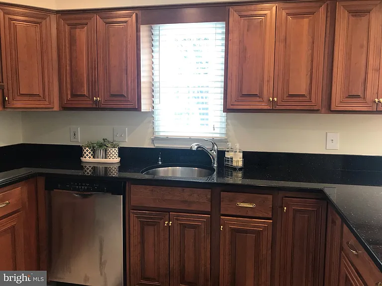 1171 Foxhound Ct — Photo 13