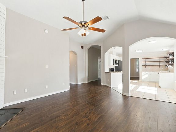 3rd image of 311 Lake View Dr