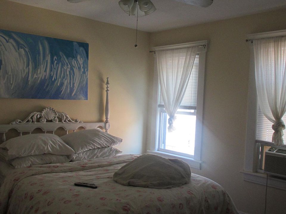 Bedroom (1 of 2)