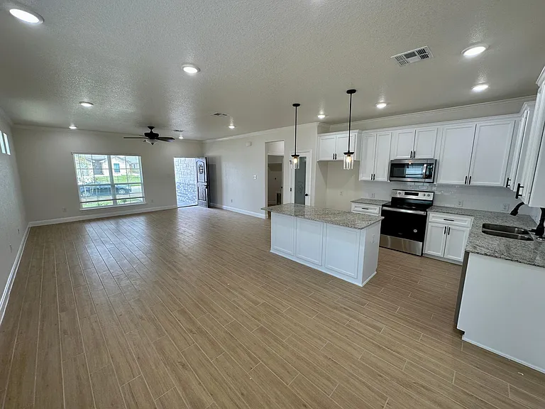 1607 Sideoats Ln — Photo 3