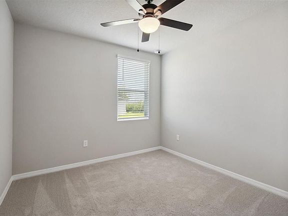 4th image of 1212 Oak Valley Dr