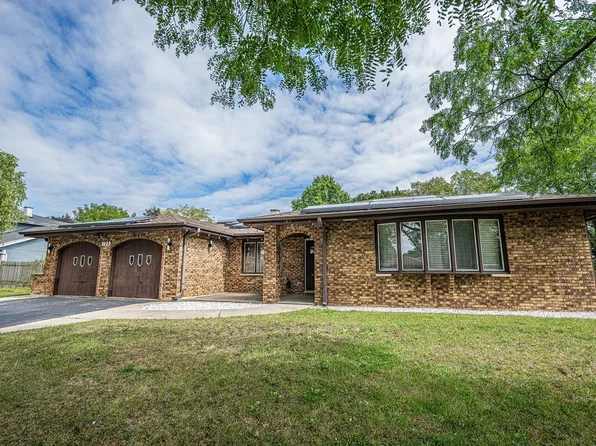 129 Millis Ln, Schaumburg, IL 60193