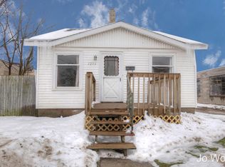 1216 Burton St SW, Wyoming, MI 49509