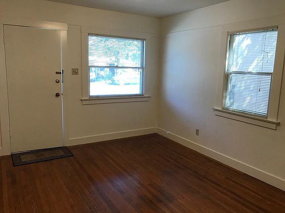 3rd image of 725 Allerton St