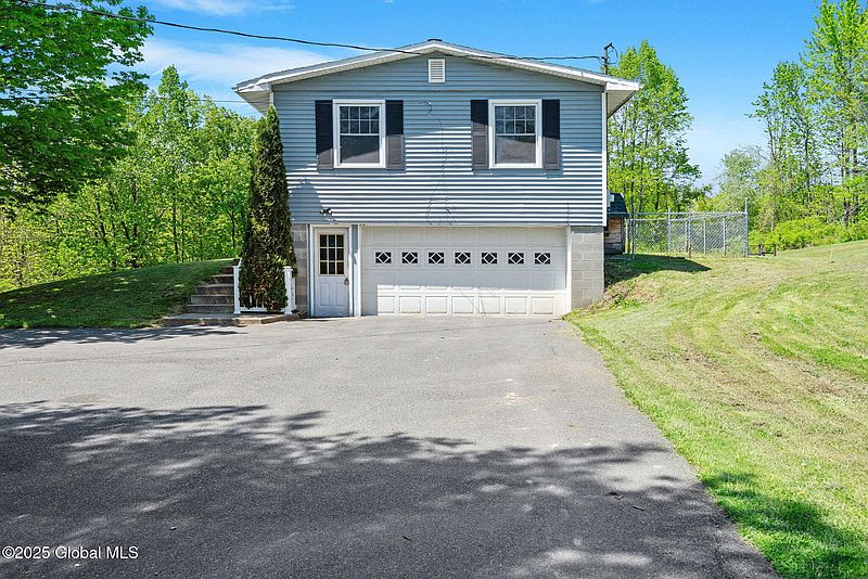 4th image of 42 Lower Flat Rock Road